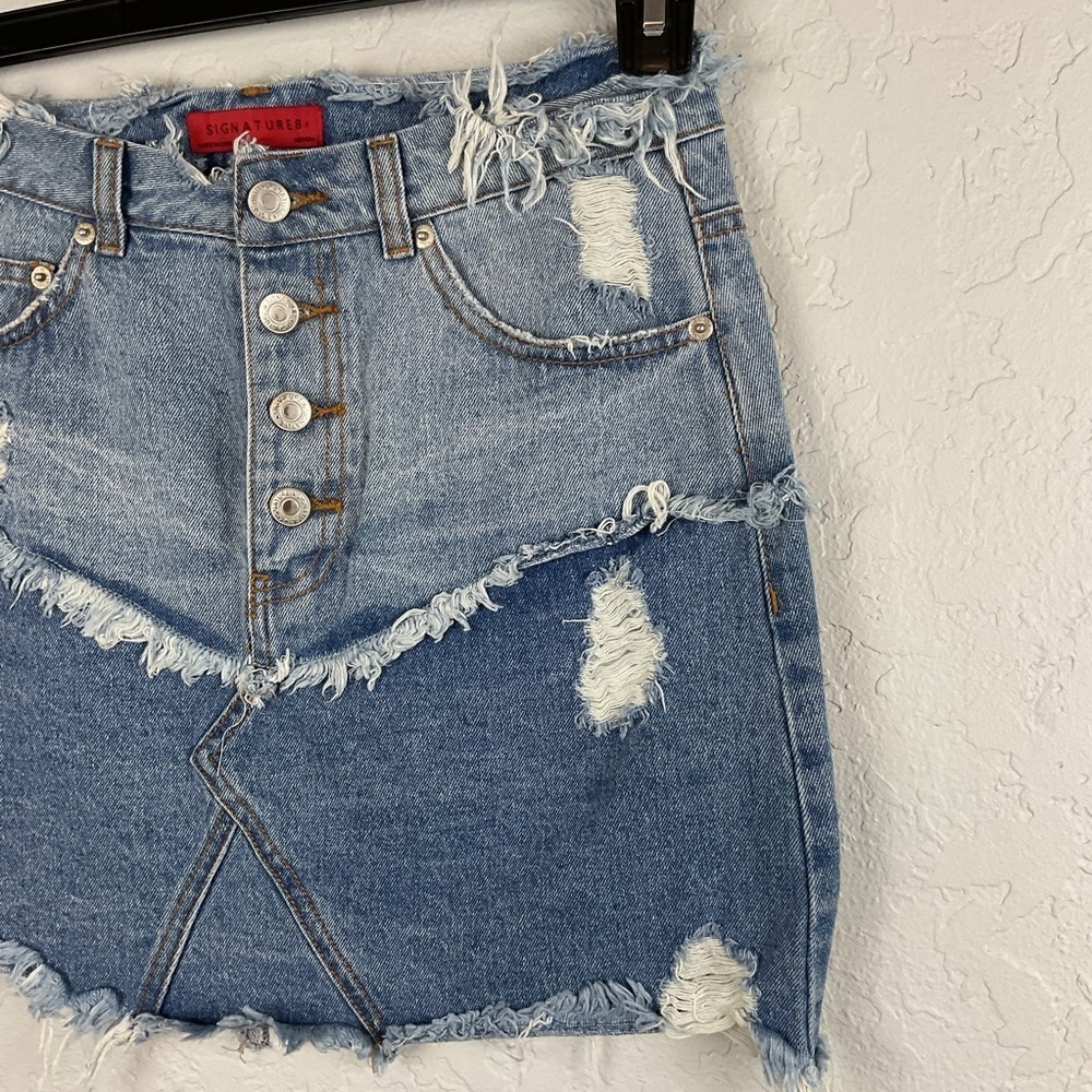 Signature8 Distressed Denim Jean Mini Skirt Button Fly Sz Medium - Picture 2 of 8